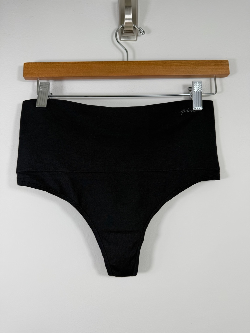 Victoria’s Secret PINK Black Seamless High Waist Thong Panty Size L